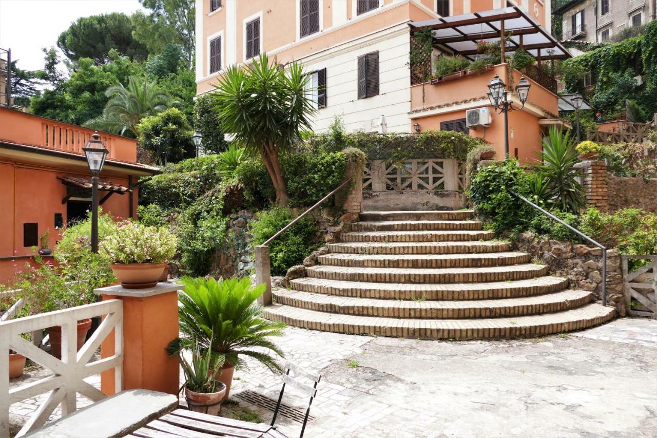 Trastevere Hidden Garden - Rome — Photos 1
